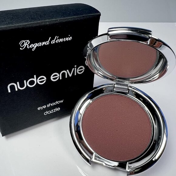 NUDE ENVIE Dazzle Eyeshadow in a Silver Mirrored Compact Brand New in Box NWT - Picture 2 of 4